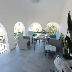 Casa Antonella, A Pochi Passi Dalla Con Stradello Privato Apartment